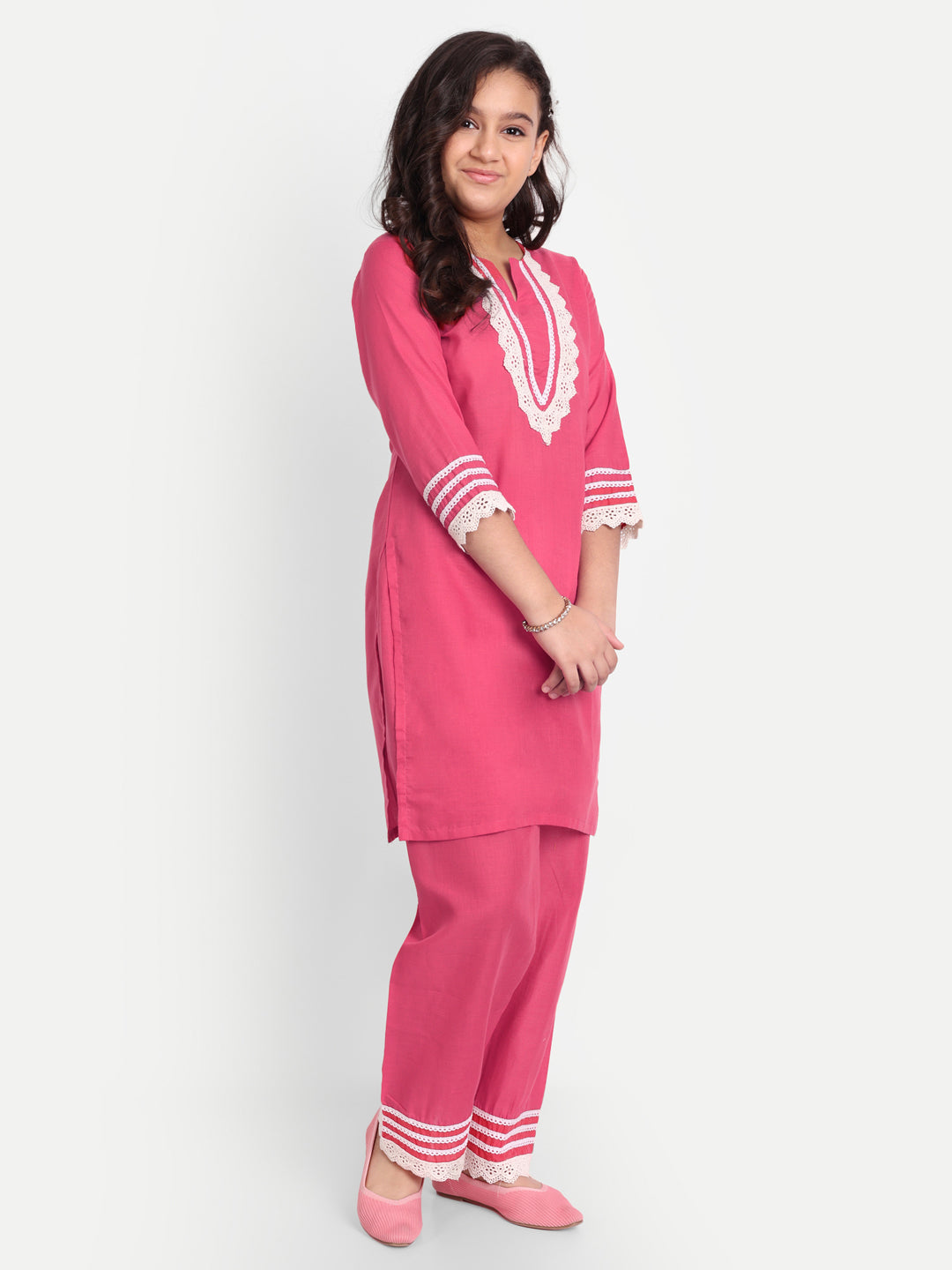 MODISH COUTURE Lace Work Straight Kurta & Plazzo (Peach)