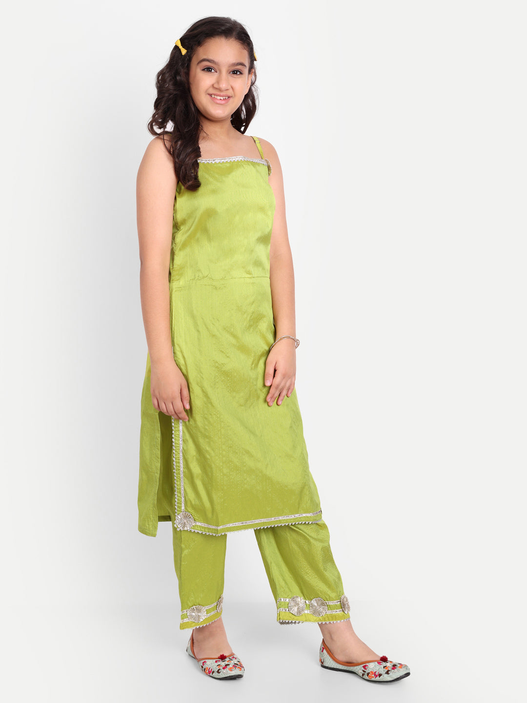 MODISH COUTURE Embellished Kurta & Plazzo (Green)