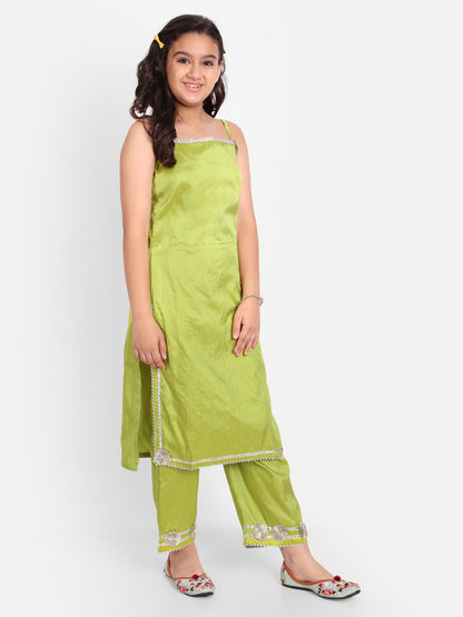 MODISH COUTURE Embellished Kurta & Plazzo (Green)