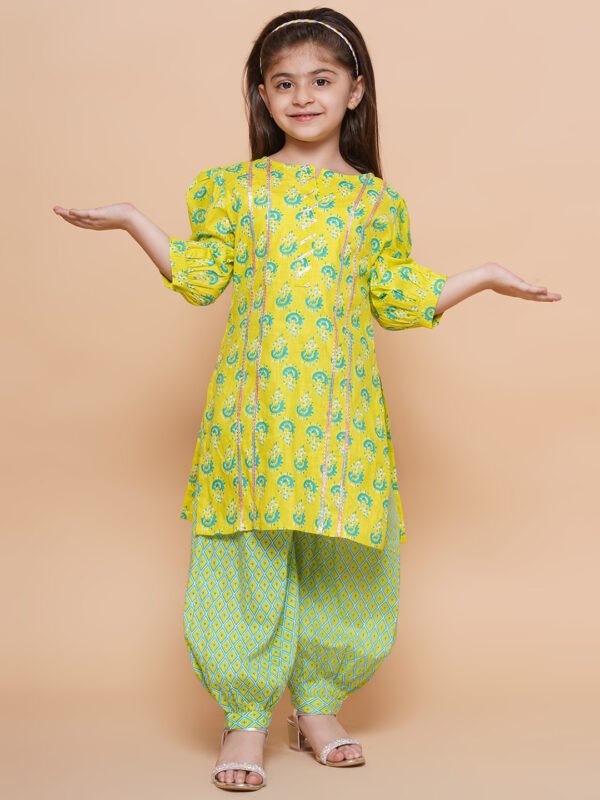 Girls Printed Kurta Set