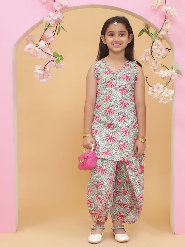 Modish couture Floral Print Kurta & Salwar