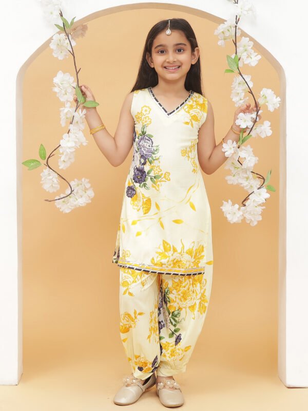 Modish couture Floral Print Kurta & Salwar